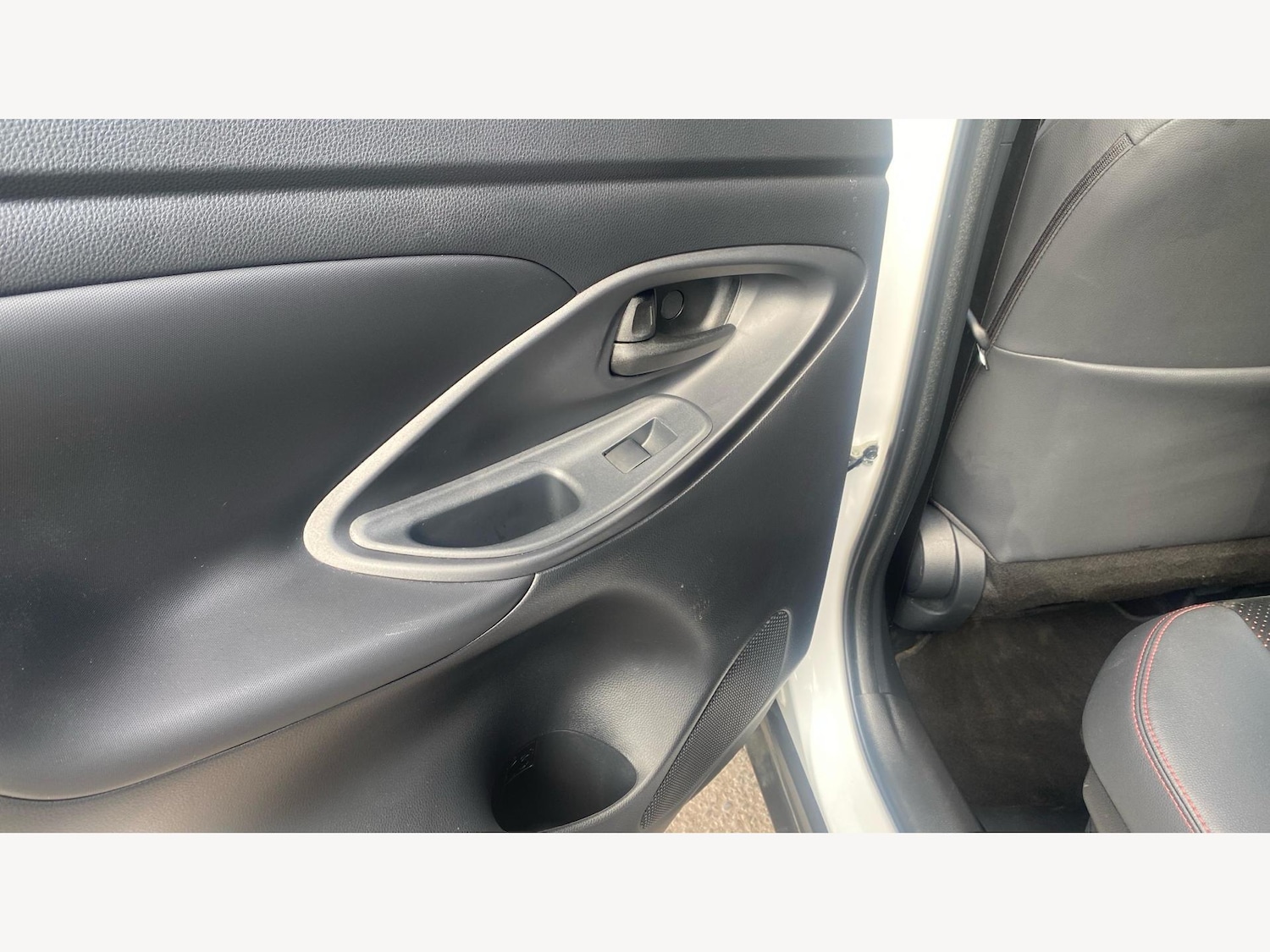 Used Toyota Yaris Cross 2024 for sale - 77230182: Photo 29