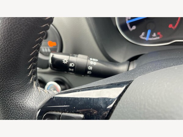 Used Toyota Yaris 2019 for sale - 76259437: Photo 35