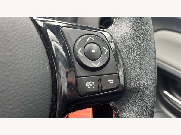 Used Toyota Yaris 2019 for sale - 76259437: Photo 37