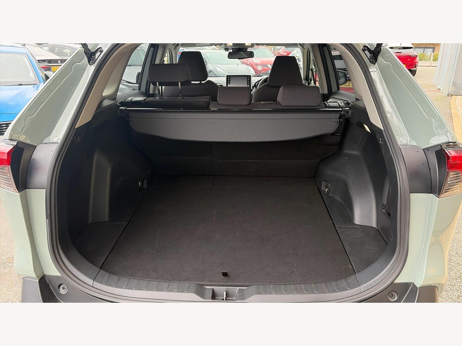 Used Toyota RAV4 2022 for sale - 76701968: Photo 16