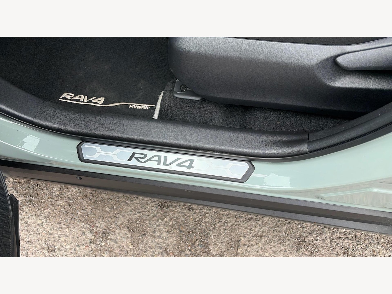 Used Toyota RAV4 2022 for sale - 76701968: Photo 31