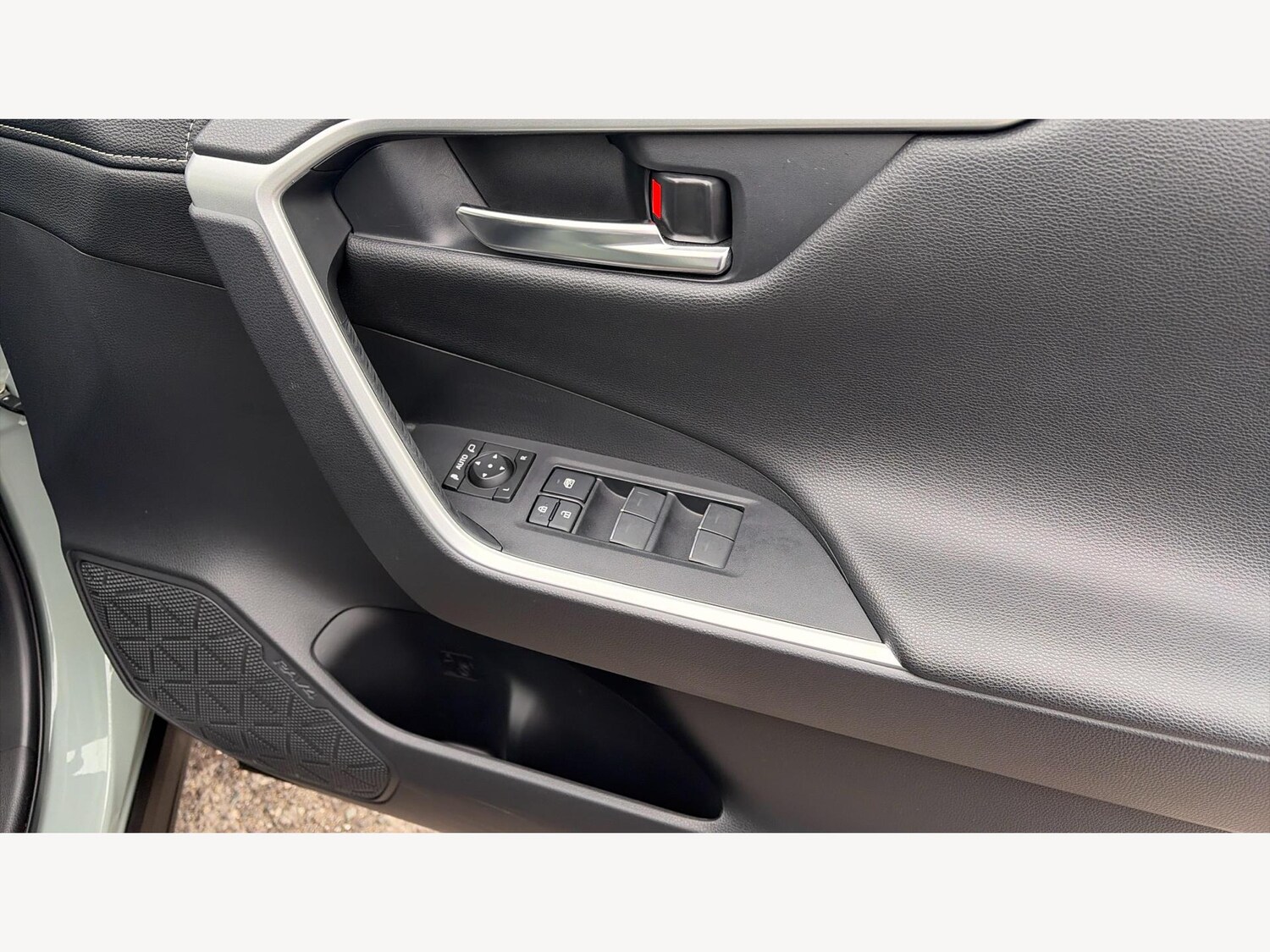 Used Toyota RAV4 2022 for sale - 76701968: Photo 32