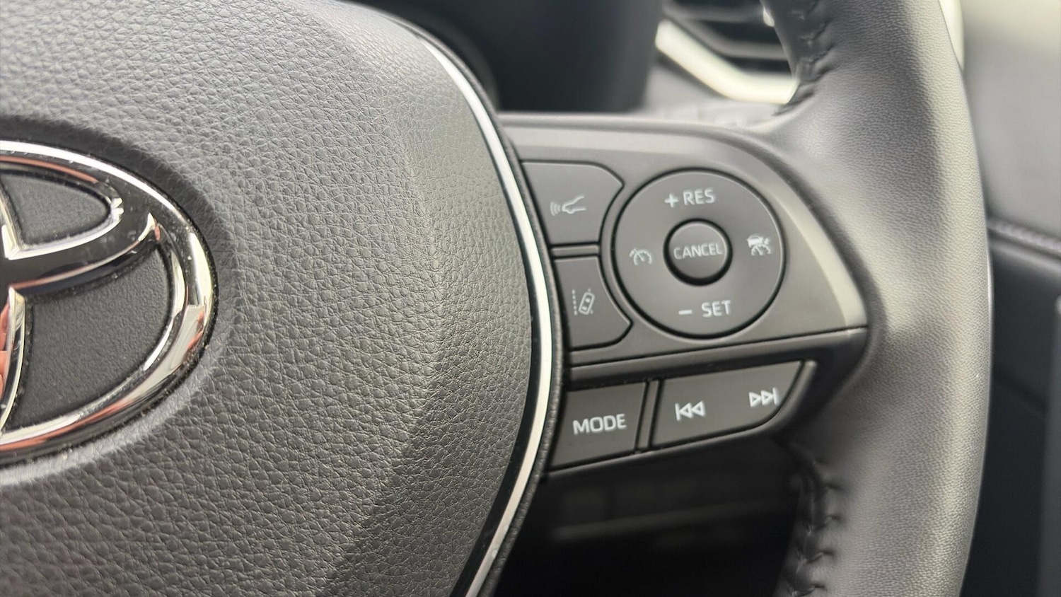 Used Toyota RAV4 2022 for sale - 76701968: Photo 37