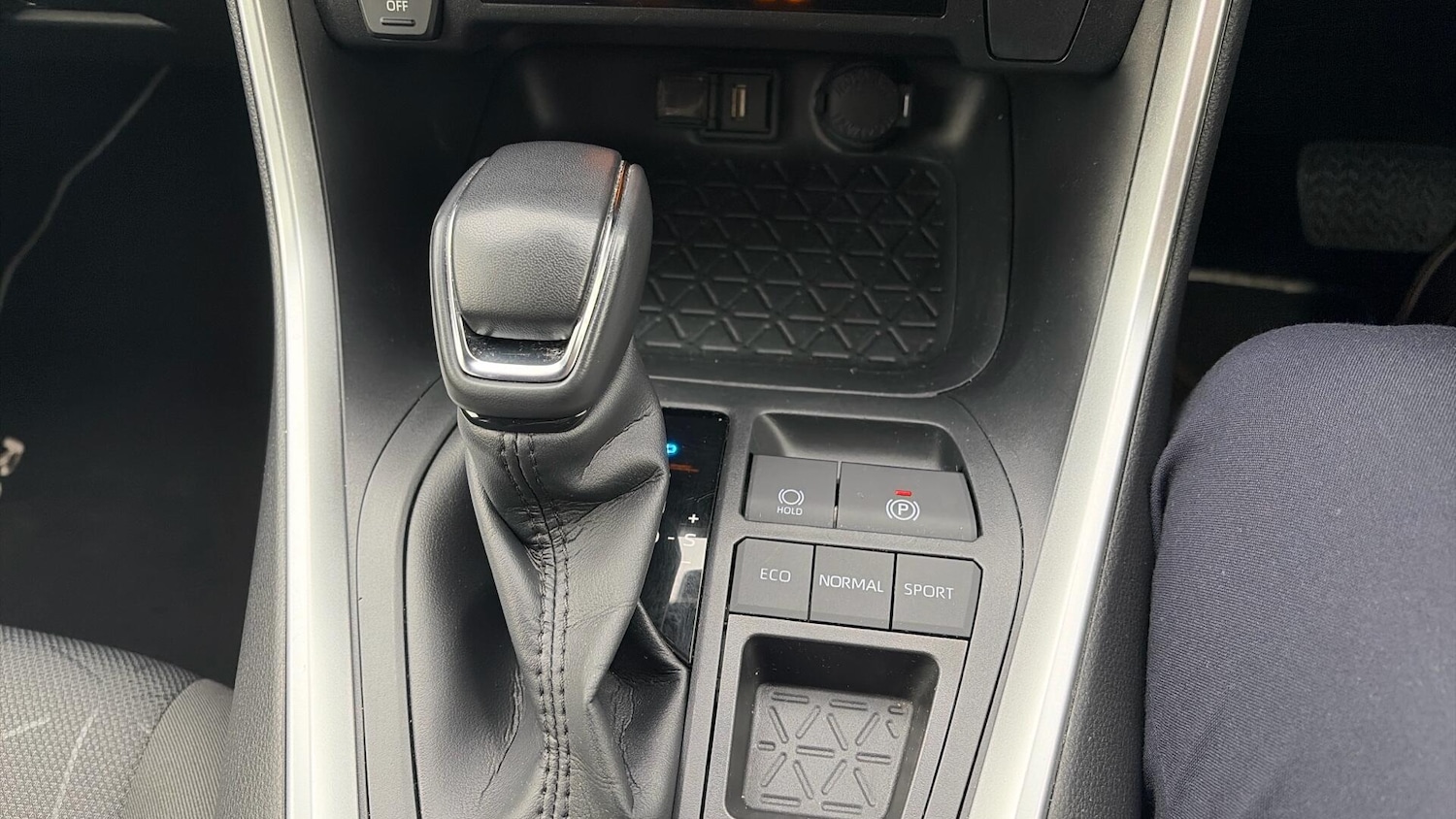 Used Toyota RAV4 2022 for sale - 76701968: Photo 41