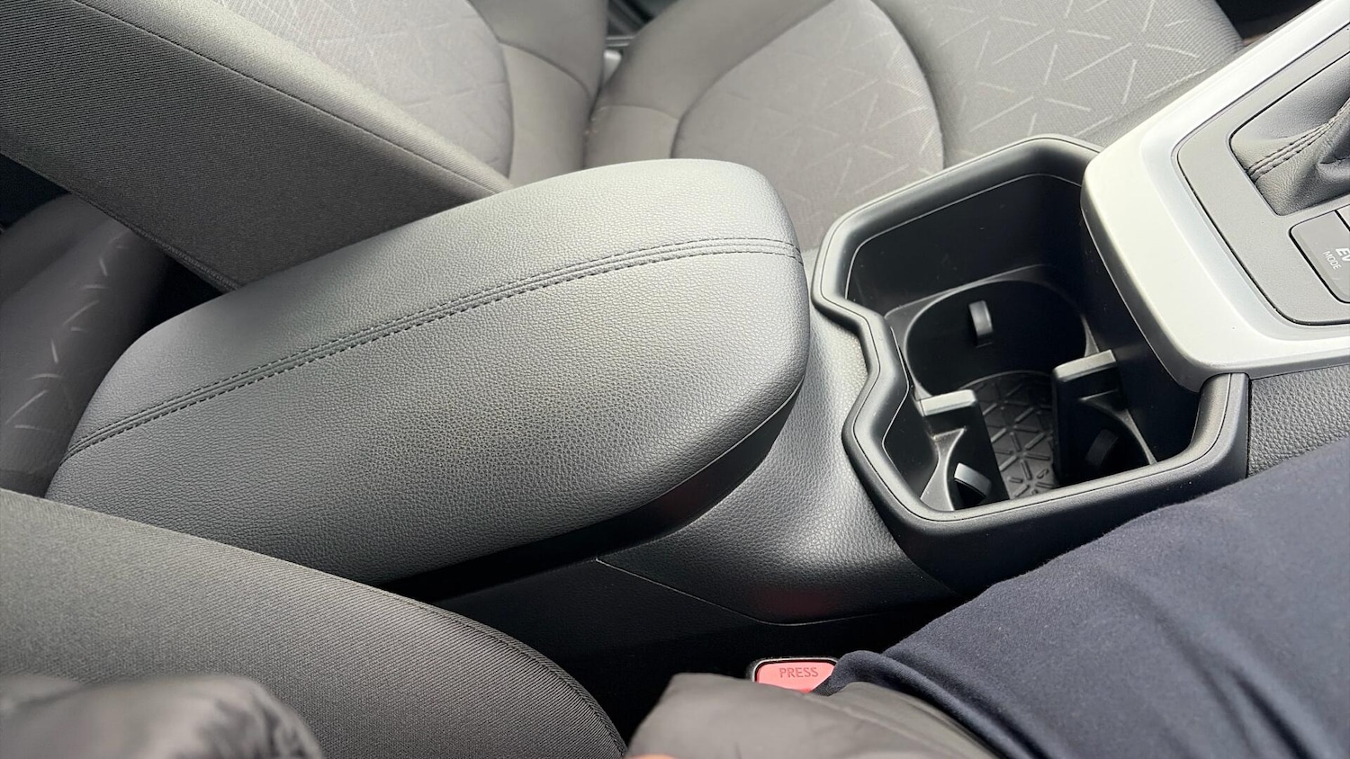 Used Toyota RAV4 2022 for sale - 76701968: Photo 42