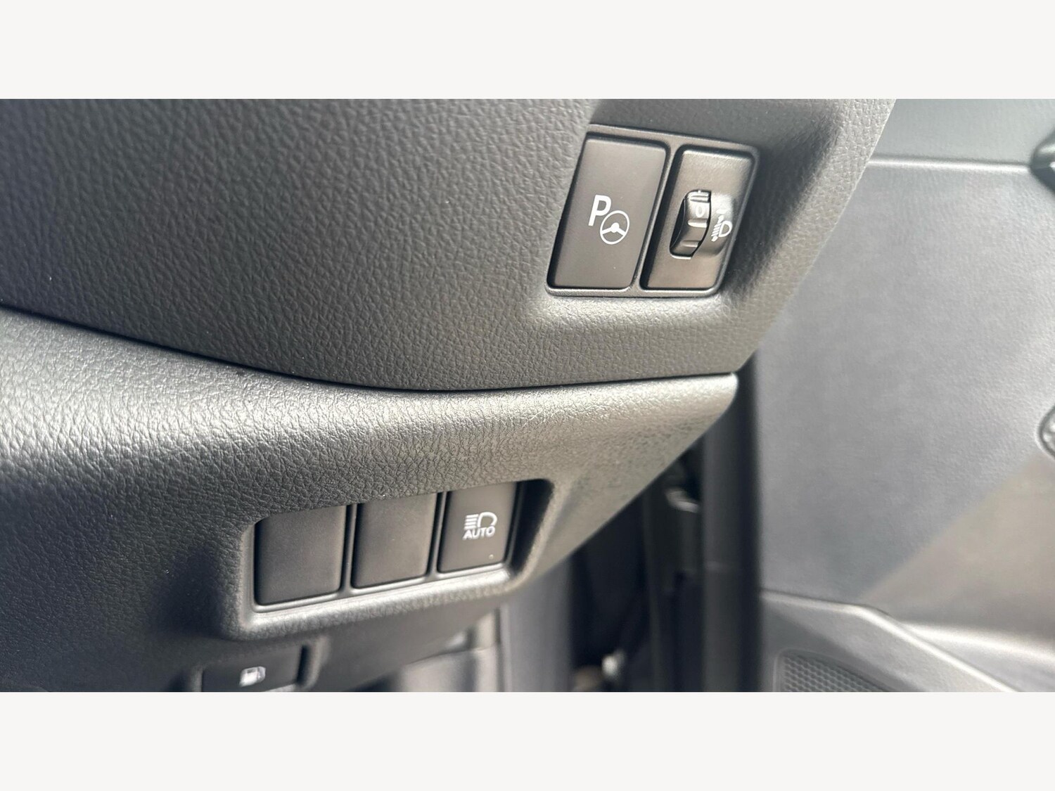 Used Toyota C-HR 2022 for sale - 76645390: Photo 26