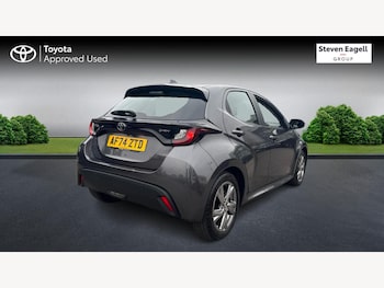 Used Toyota Yaris 2024 for sale - 76327067: Photo 2