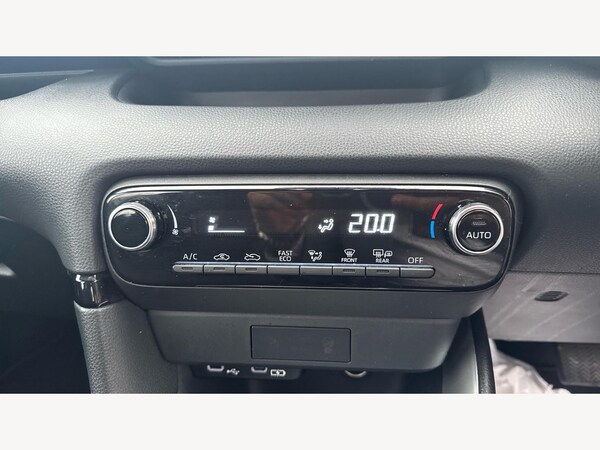 Used Toyota Yaris 2024 for sale - 76327067: Photo 34