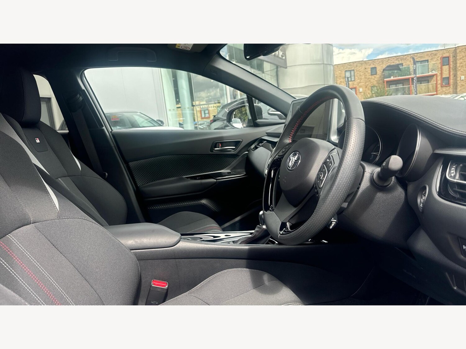 Used Toyota C-HR 2023 for sale - 76632738: Photo 13