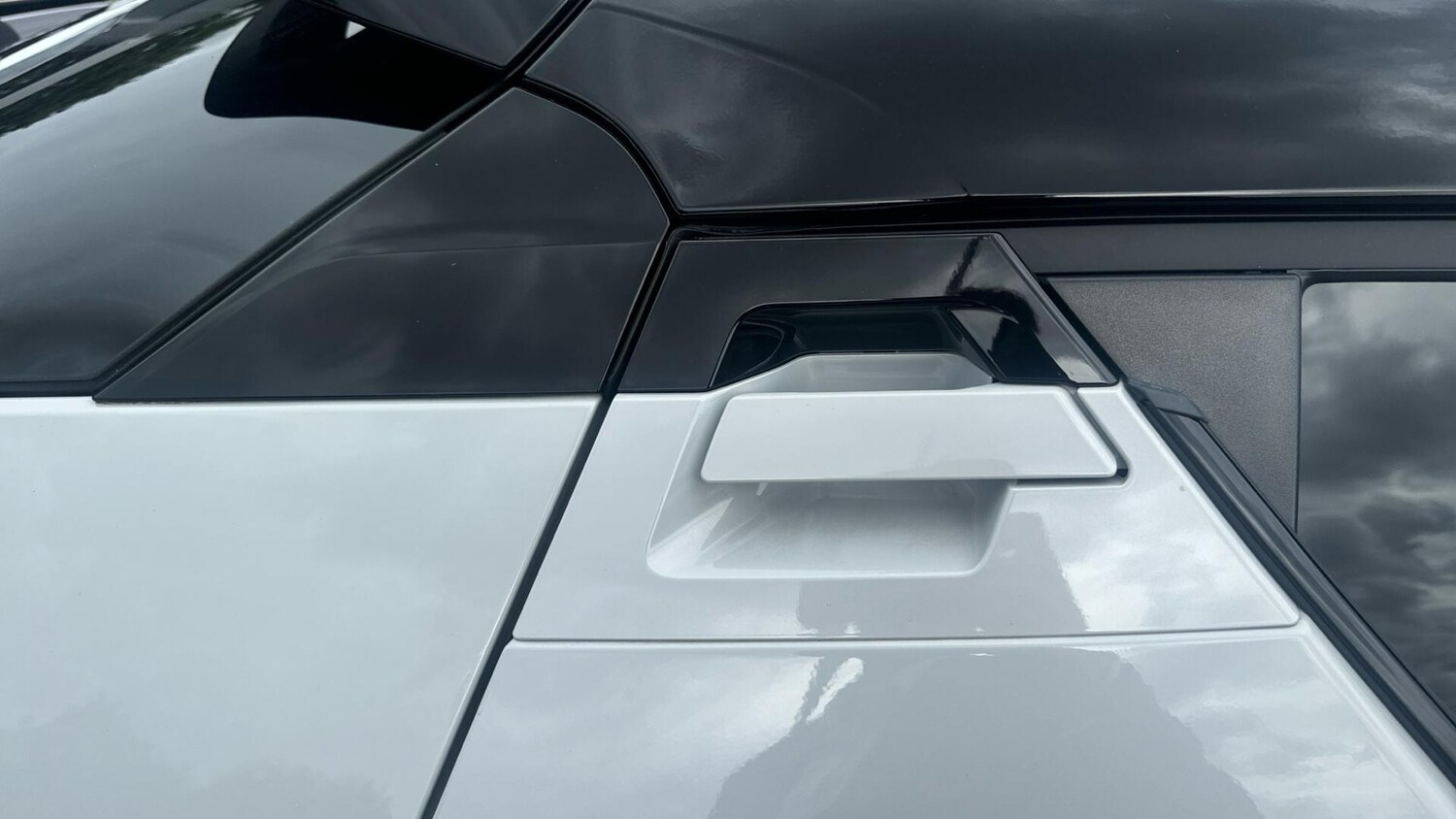 Used Toyota C-HR 2023 for sale - 76632738: Photo 33