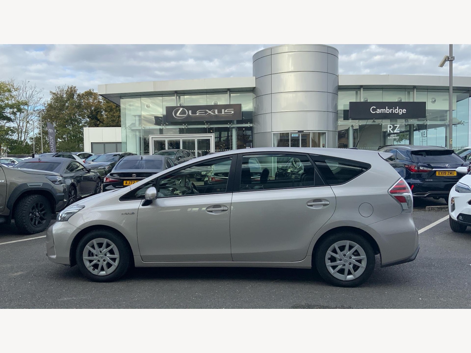 Used Toyota Prius+ 2019 for sale - 76337039: Photo 19