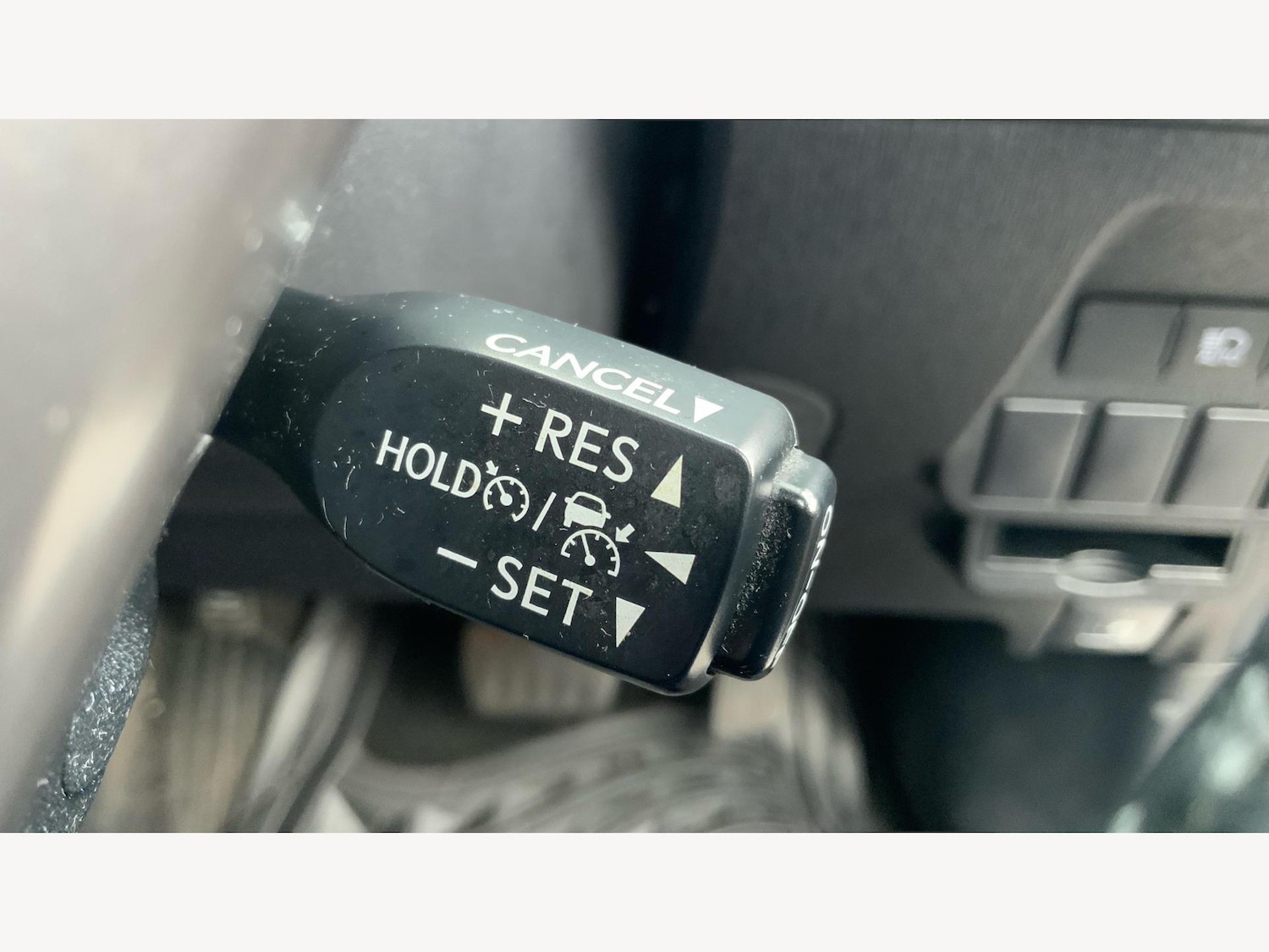 Used Toyota Prius+ 2019 for sale - 76337039: Photo 24