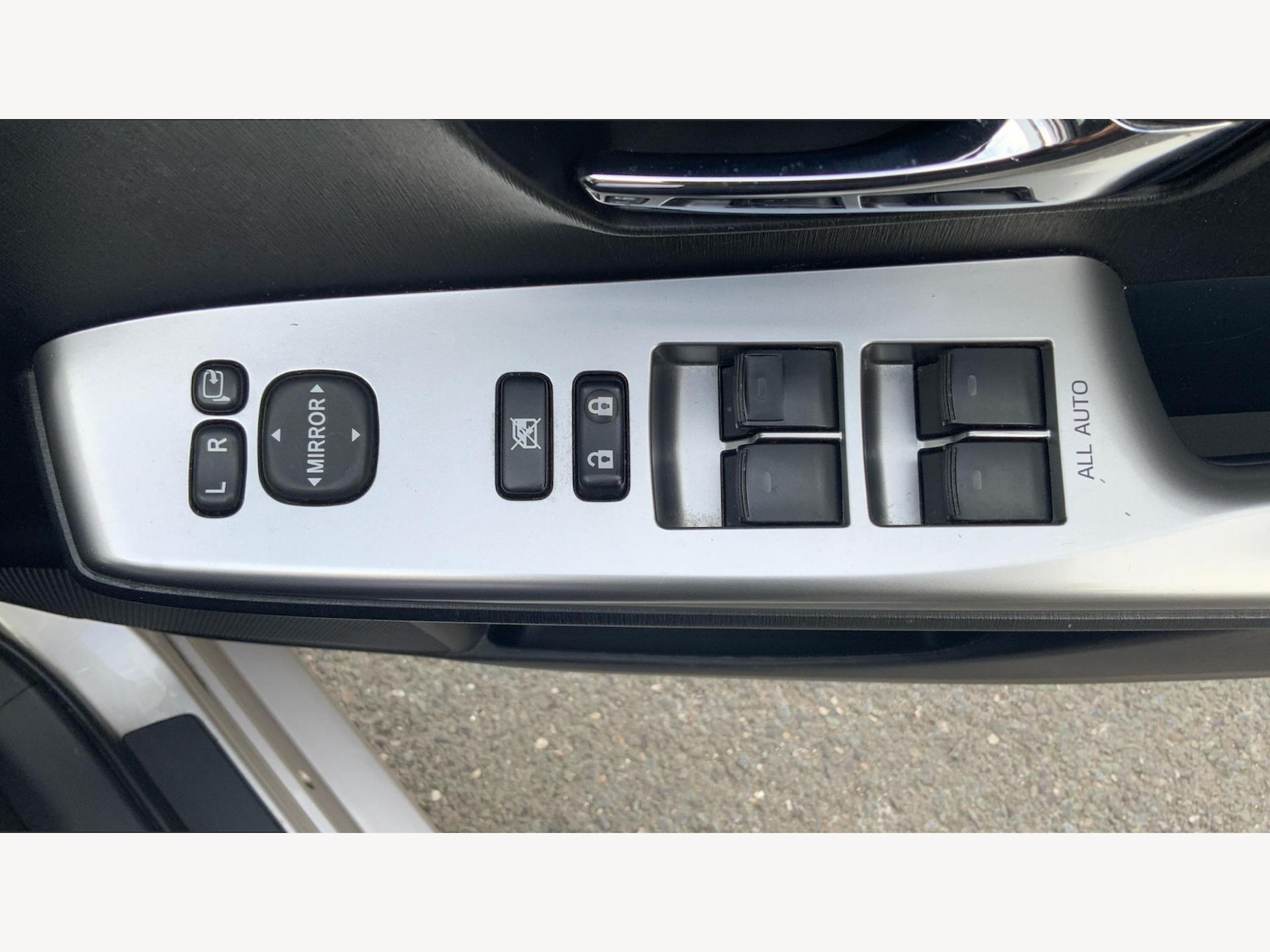 Used Toyota Prius+ 2019 for sale - 76337039: Photo 26