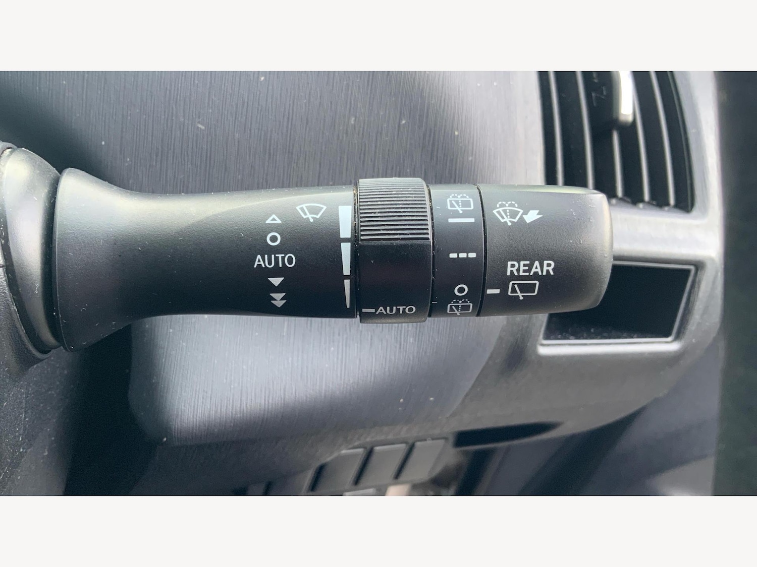 Used Toyota Prius+ 2019 for sale - 76337039: Photo 31