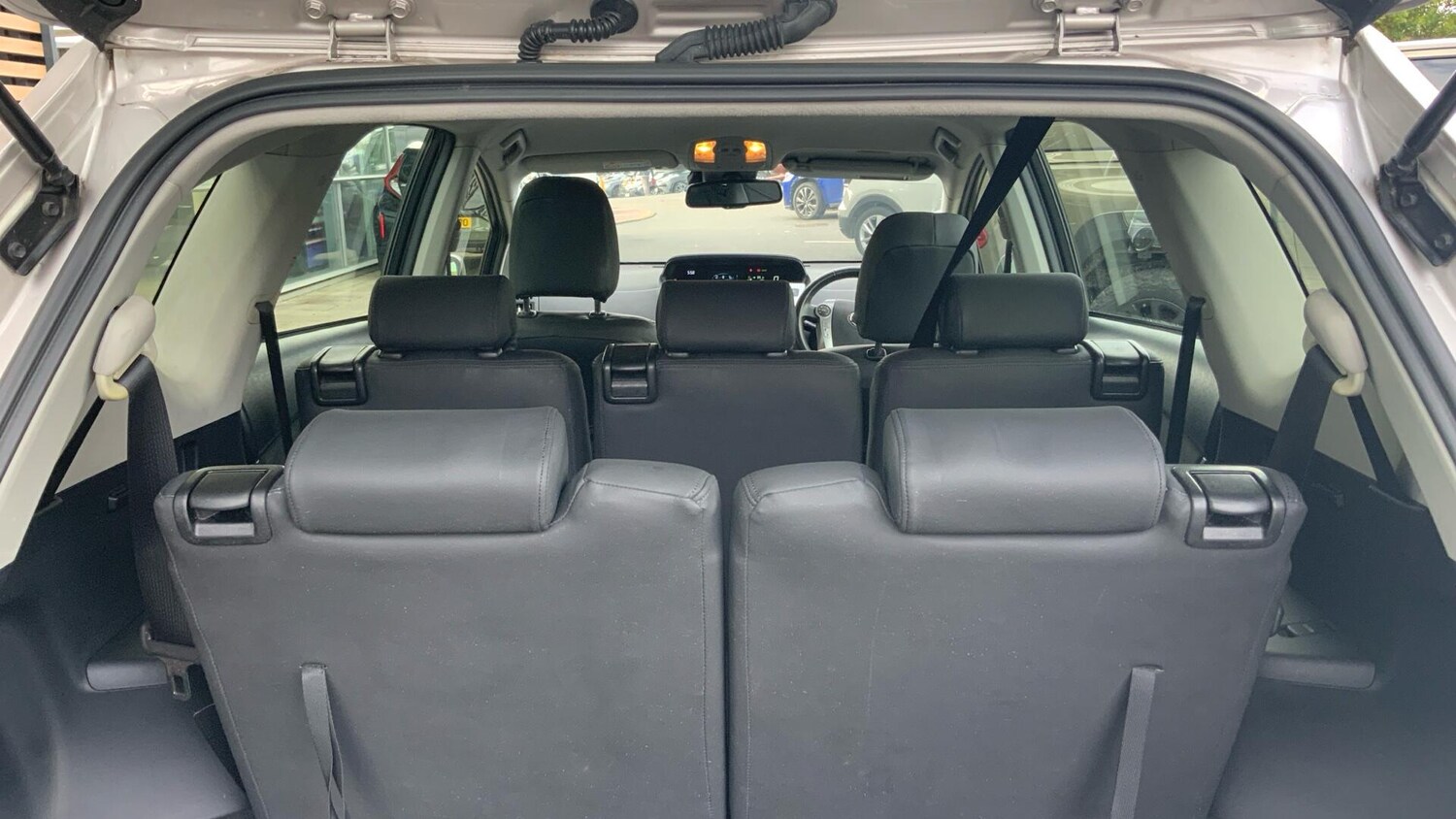 Used Toyota Prius+ 2019 for sale - 76337039: Photo 36