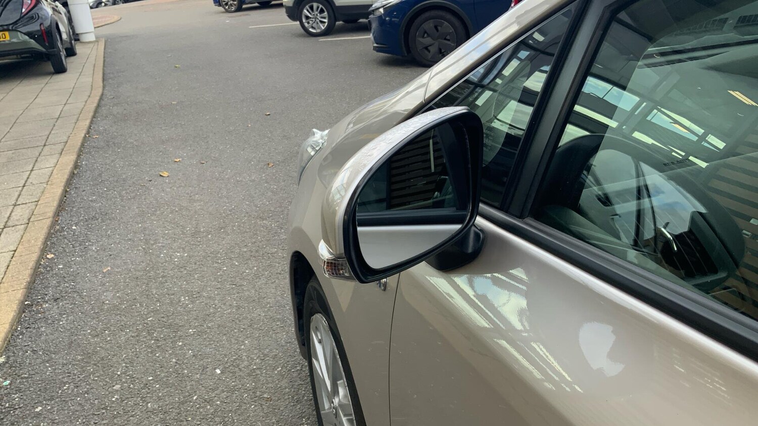 Used Toyota Prius+ 2019 for sale - 76337039: Photo 38