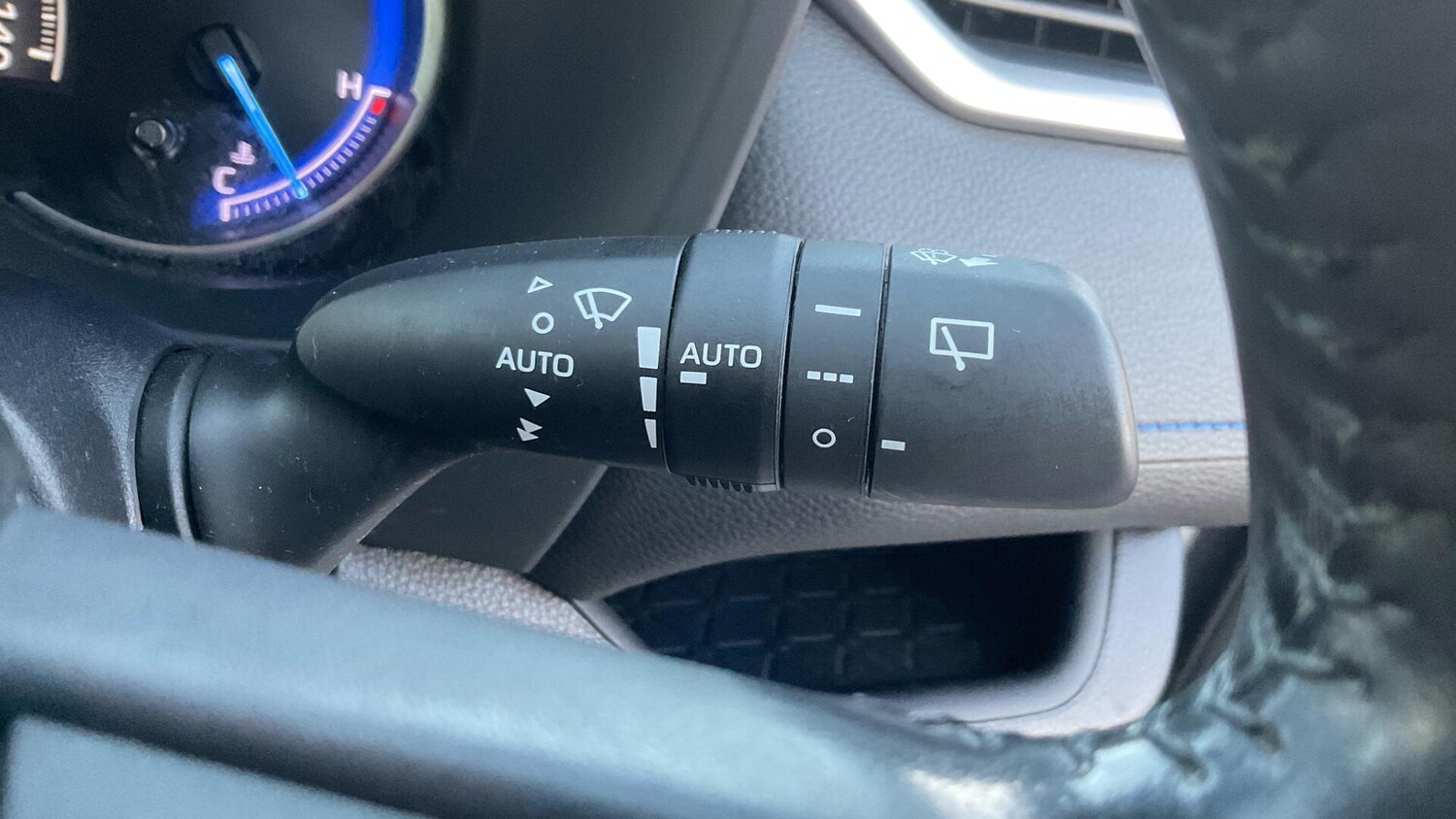 Used Toyota RAV4 2019 for sale - 77253851: Photo 38