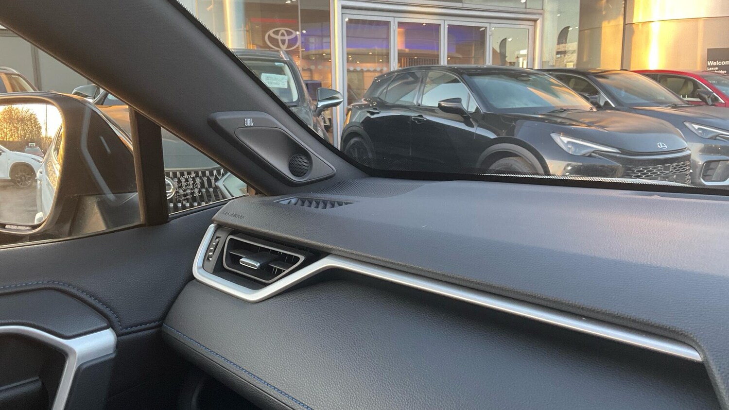 Used Toyota RAV4 2019 for sale - 77253851: Photo 41