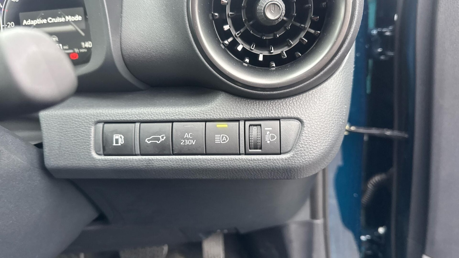 Used Toyota C-HR 2025 for sale - 77425084: Photo 36