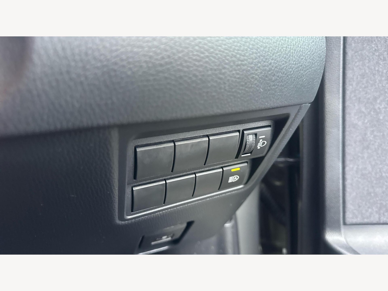 Used Toyota Yaris 2024 for sale - 76700654: Photo 25