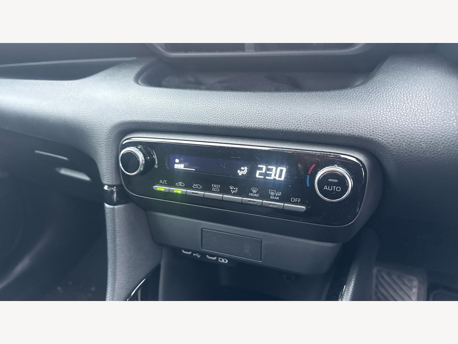 Used Toyota Yaris 2024 for sale - 76700654: Photo 32