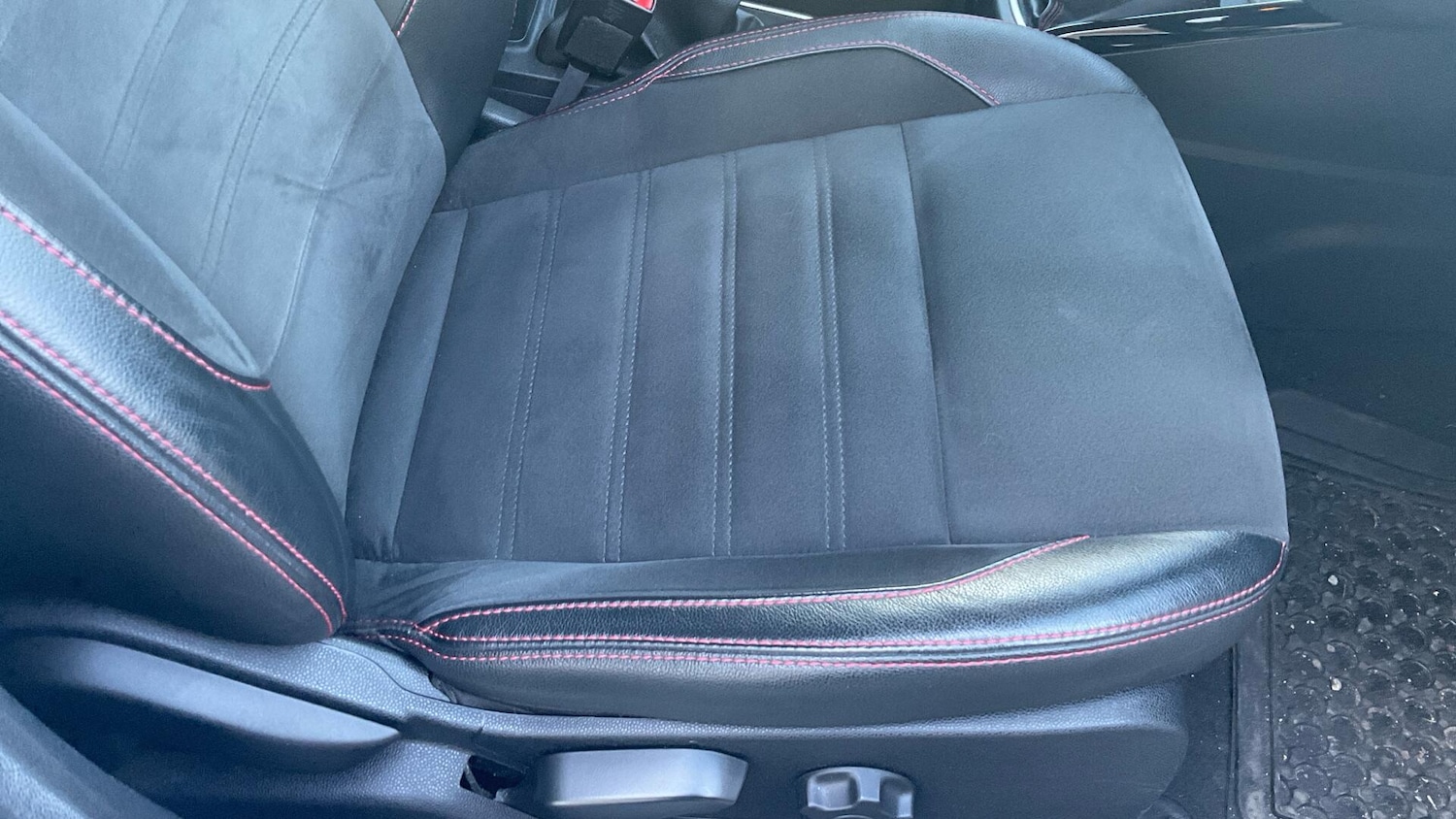 Used Ford Ecosport 2020 for sale - 76766025: Photo 34