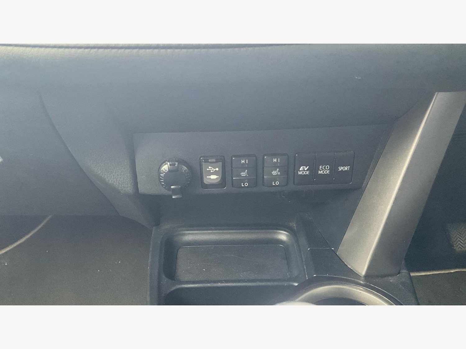 Used Toyota RAV4 2019 for sale - 76550282: Photo 29