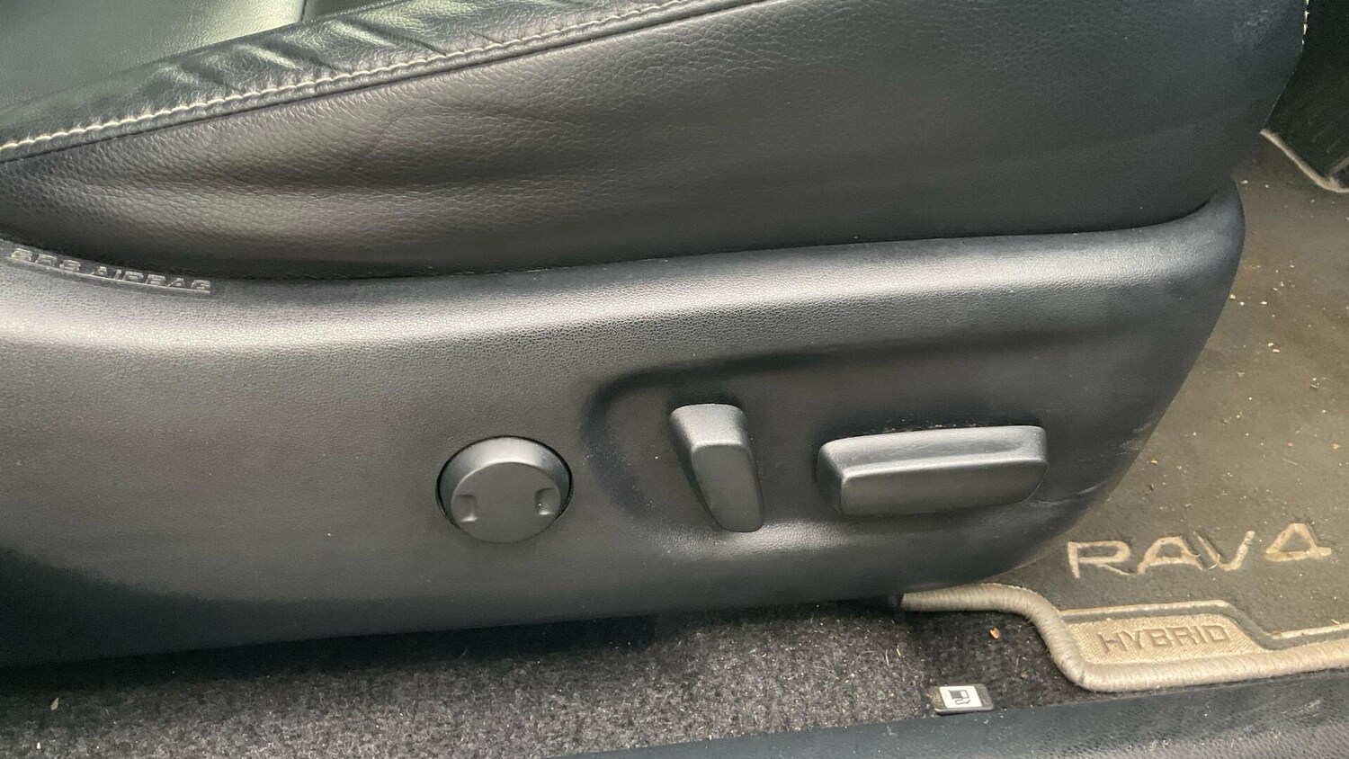 Used Toyota RAV4 2019 for sale - 76550282: Photo 39