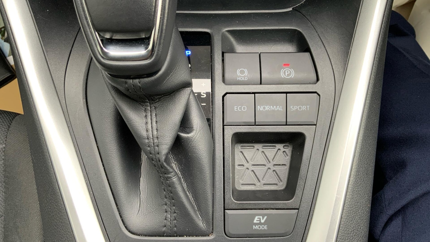 Used Toyota RAV4 2022 for sale - 76572059: Photo 37