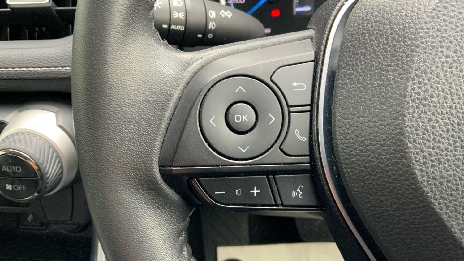 Used Toyota RAV4 2022 for sale - 76572059: Photo 39