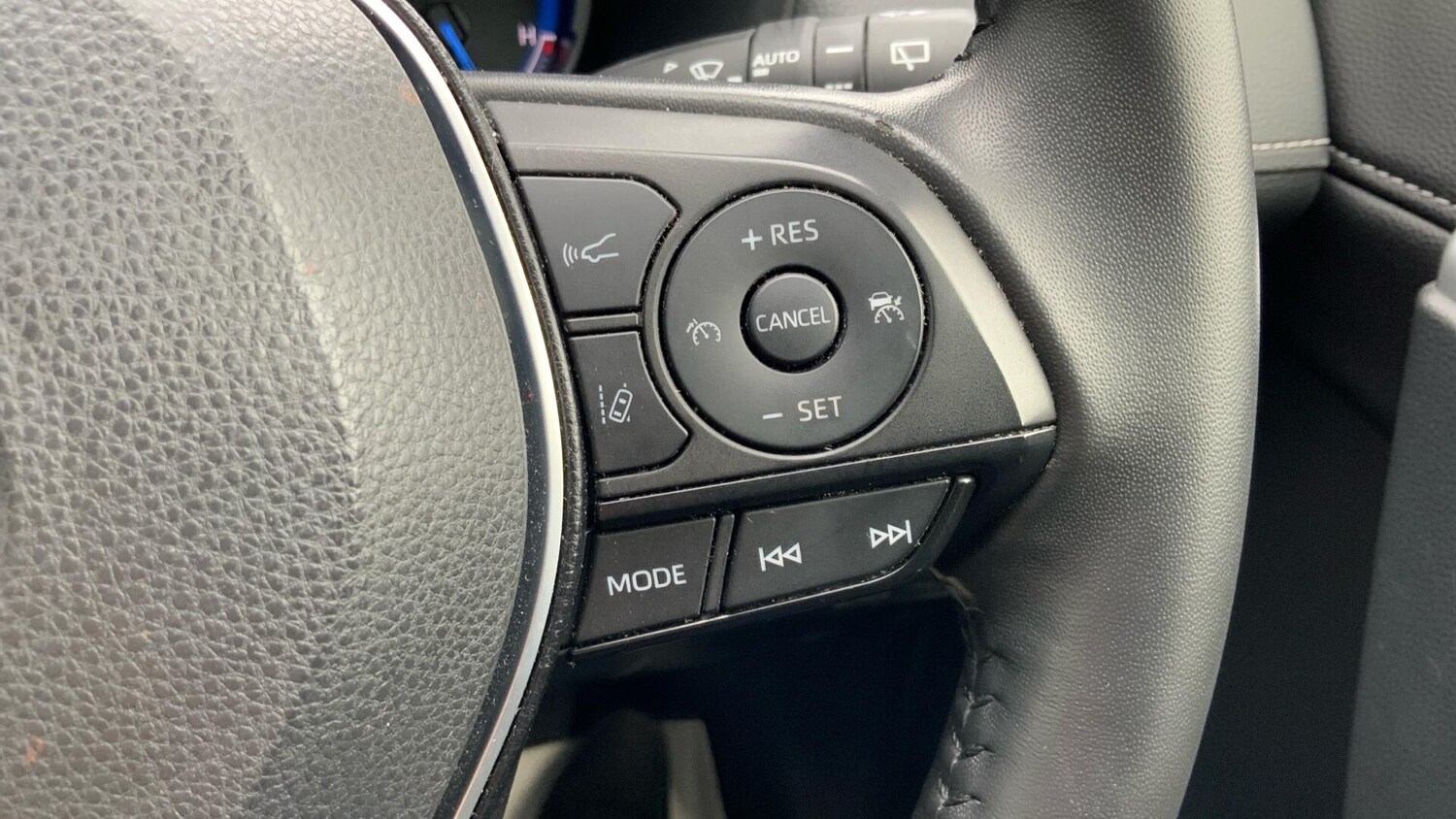 Used Toyota RAV4 2022 for sale - 76572059: Photo 40