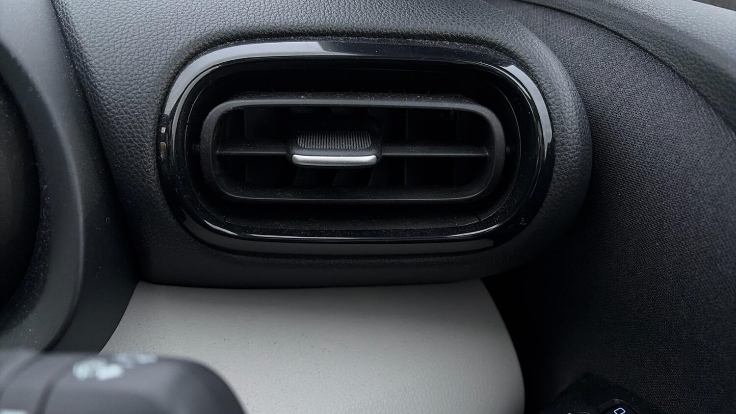 Used Toyota Yaris 2023 for sale - 77144131: Photo 34