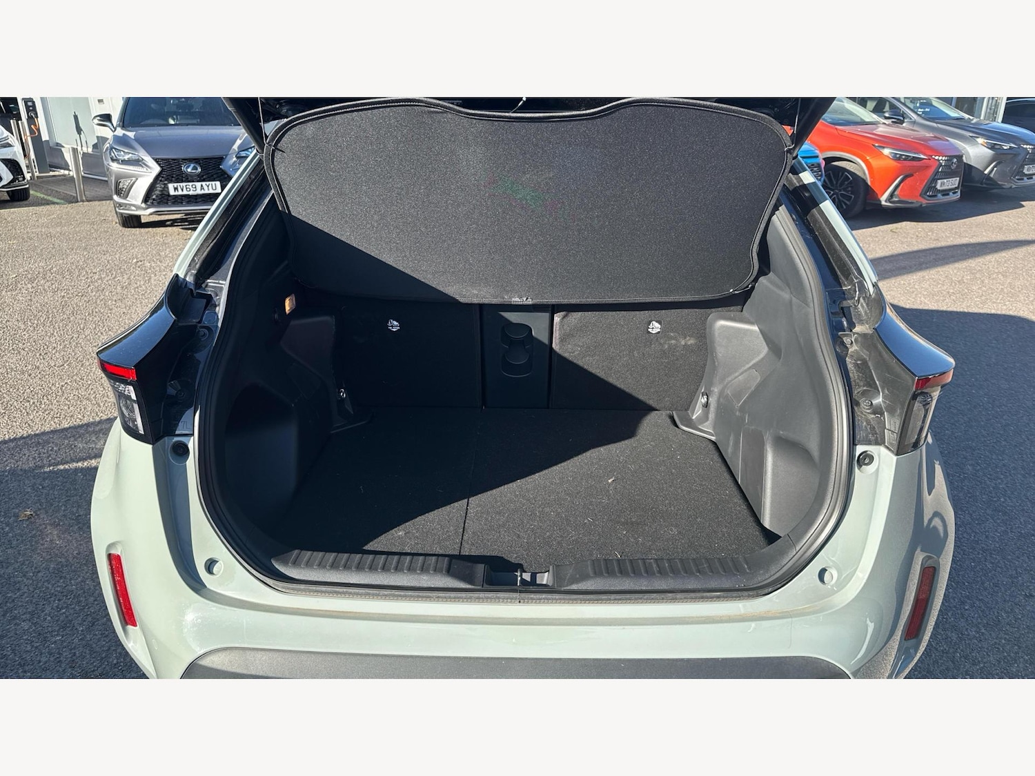 Used Toyota Yaris Cross 2024 for sale - 76398188: Photo 16