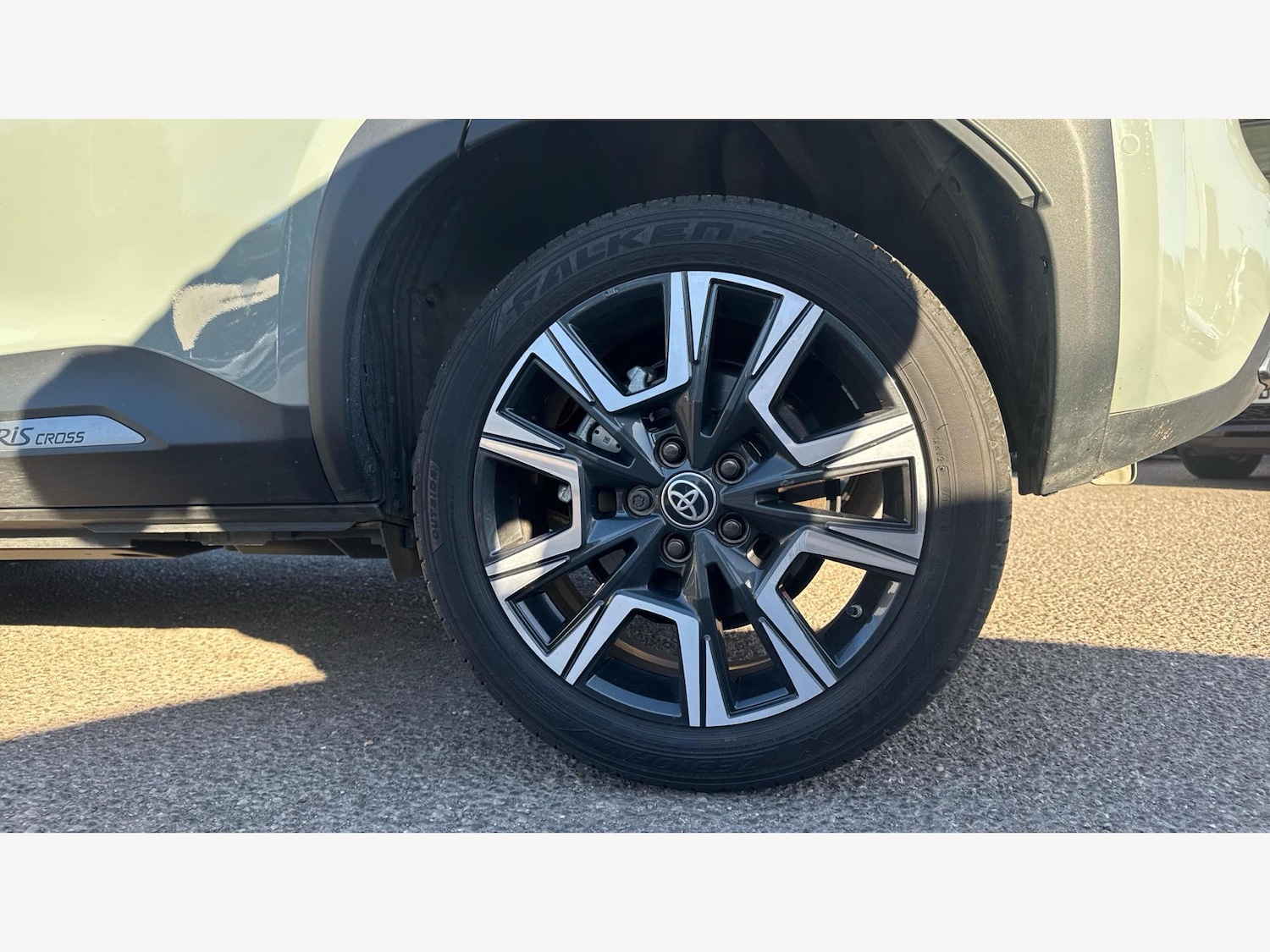 Used Toyota Yaris Cross 2024 for sale - 76398188: Photo 20