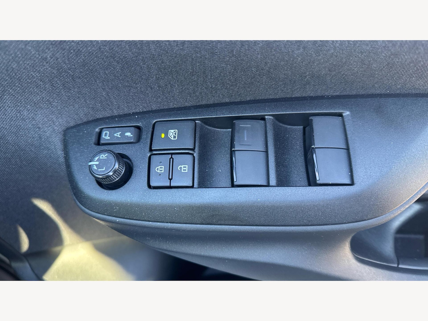 Used Toyota Yaris Cross 2024 for sale - 76398188: Photo 31