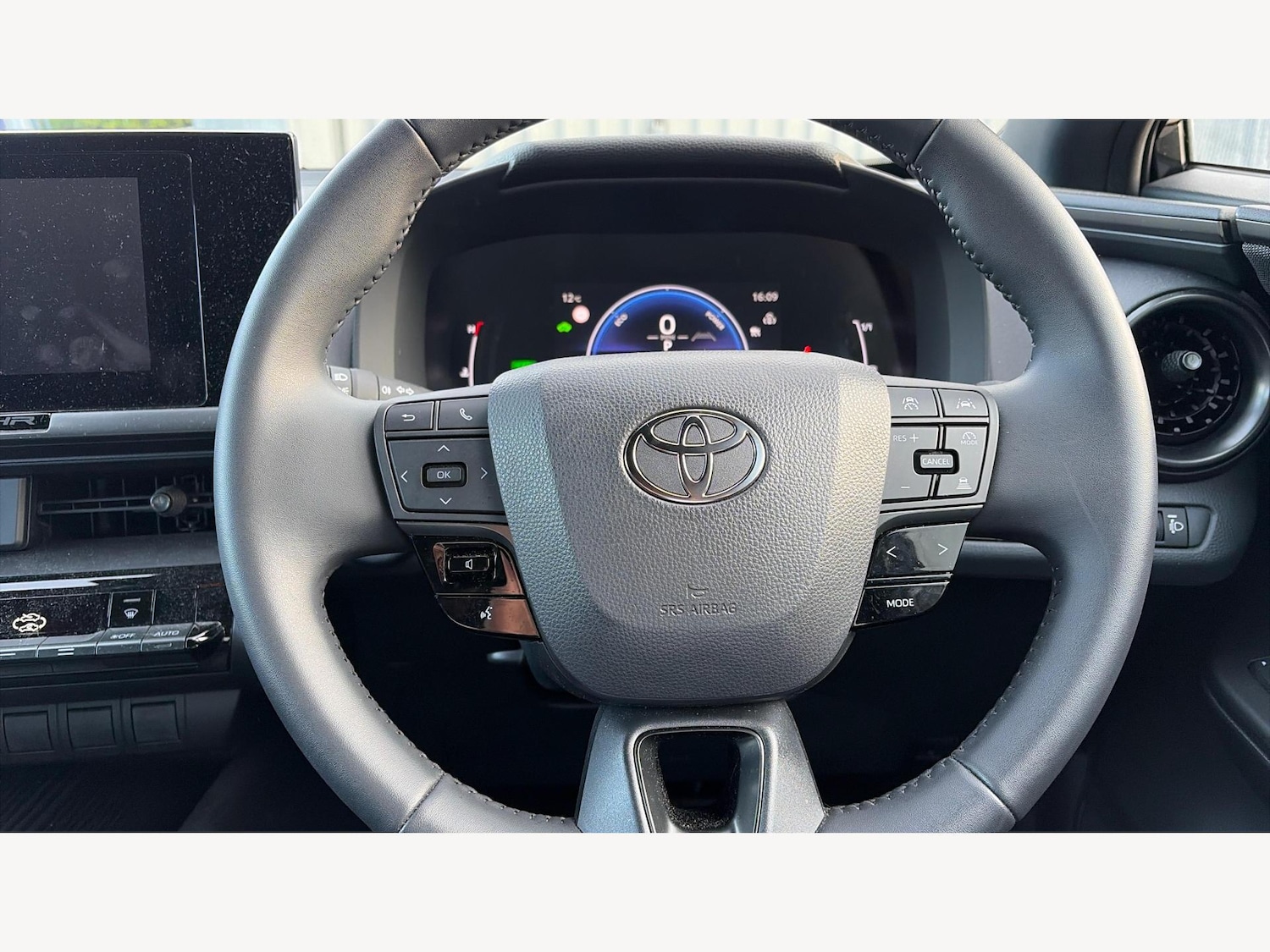 Used Toyota C-HR 2025 for sale - 77597726: Photo 10