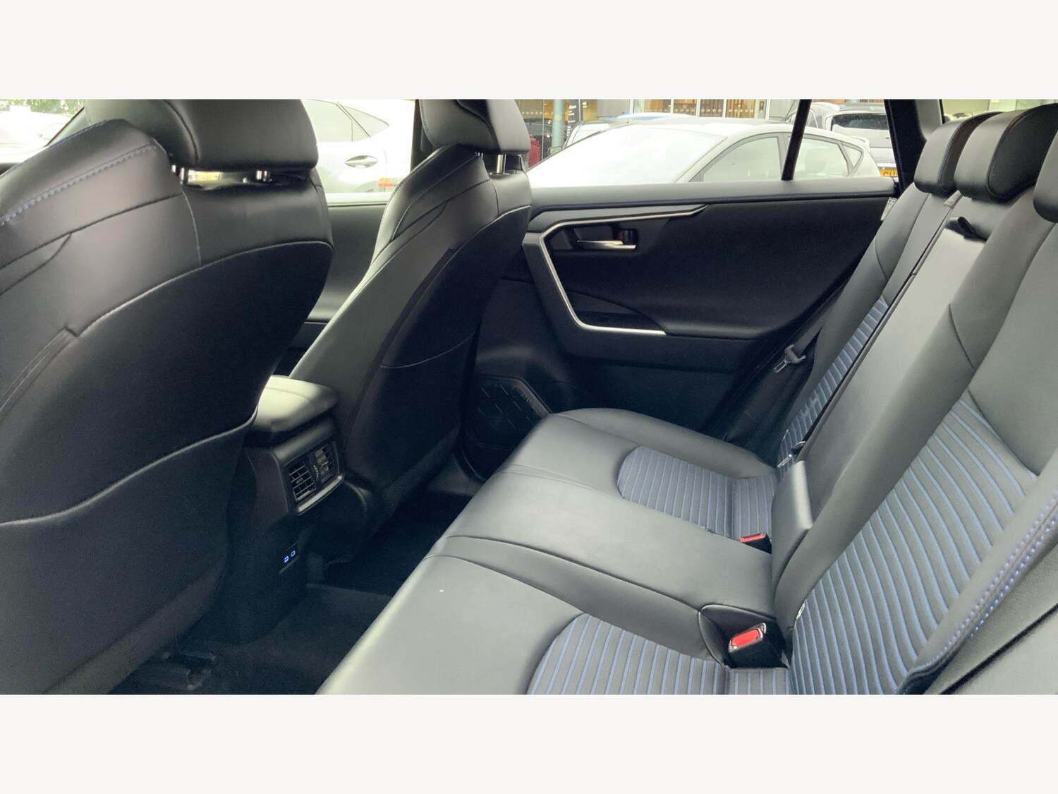 Used Toyota RAV4 2022 for sale - 76388065: Photo 15