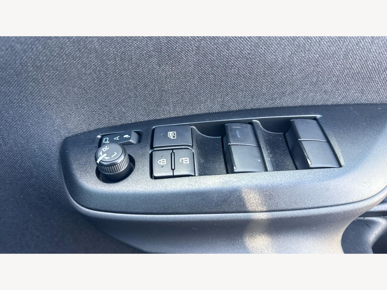 Used Toyota Yaris 2024 for sale - 78072671: Photo 33