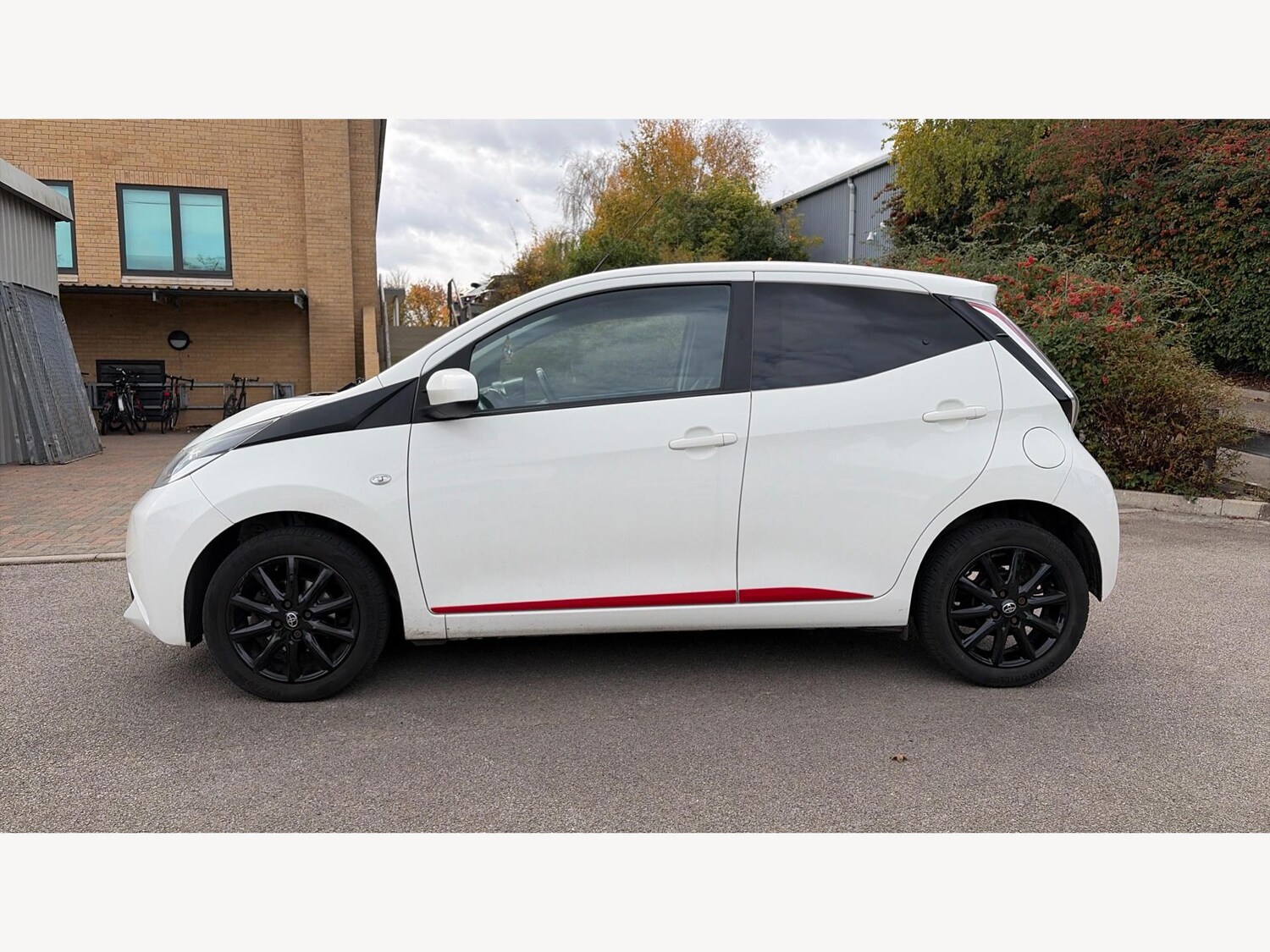 Used Toyota AYGO 2017 for sale - 76425716: Photo 19