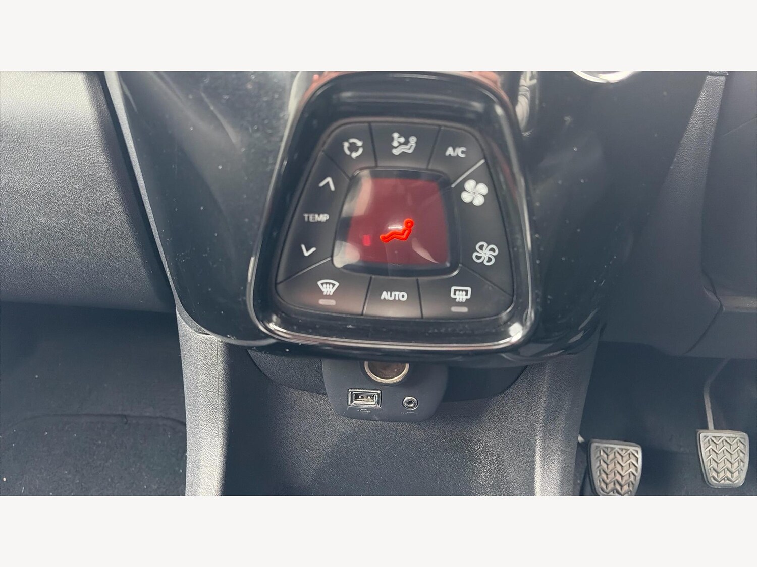 Used Toyota AYGO 2017 for sale - 76425716: Photo 27