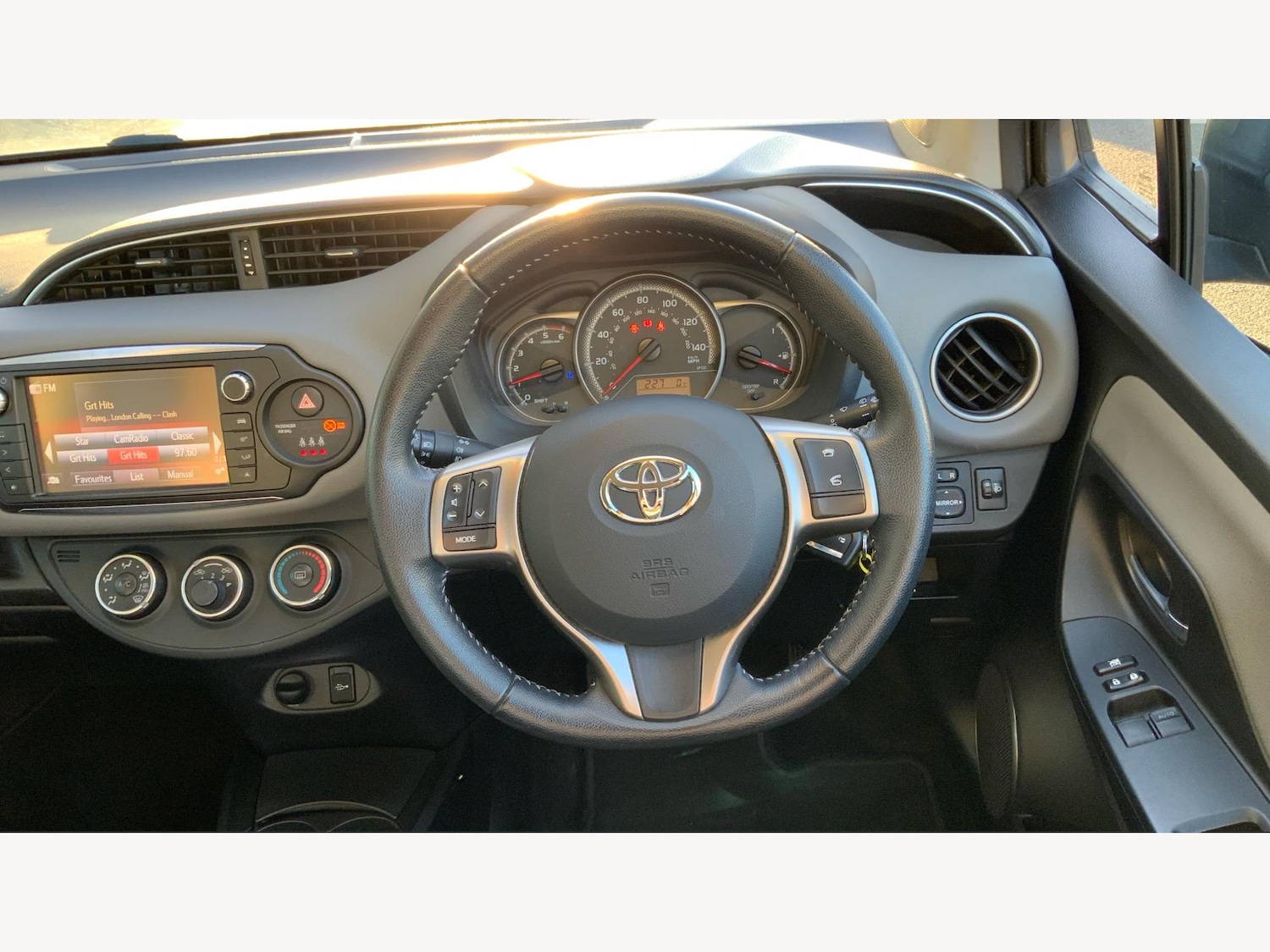 Used Toyota Yaris 2015 for sale - 77144571: Photo 10