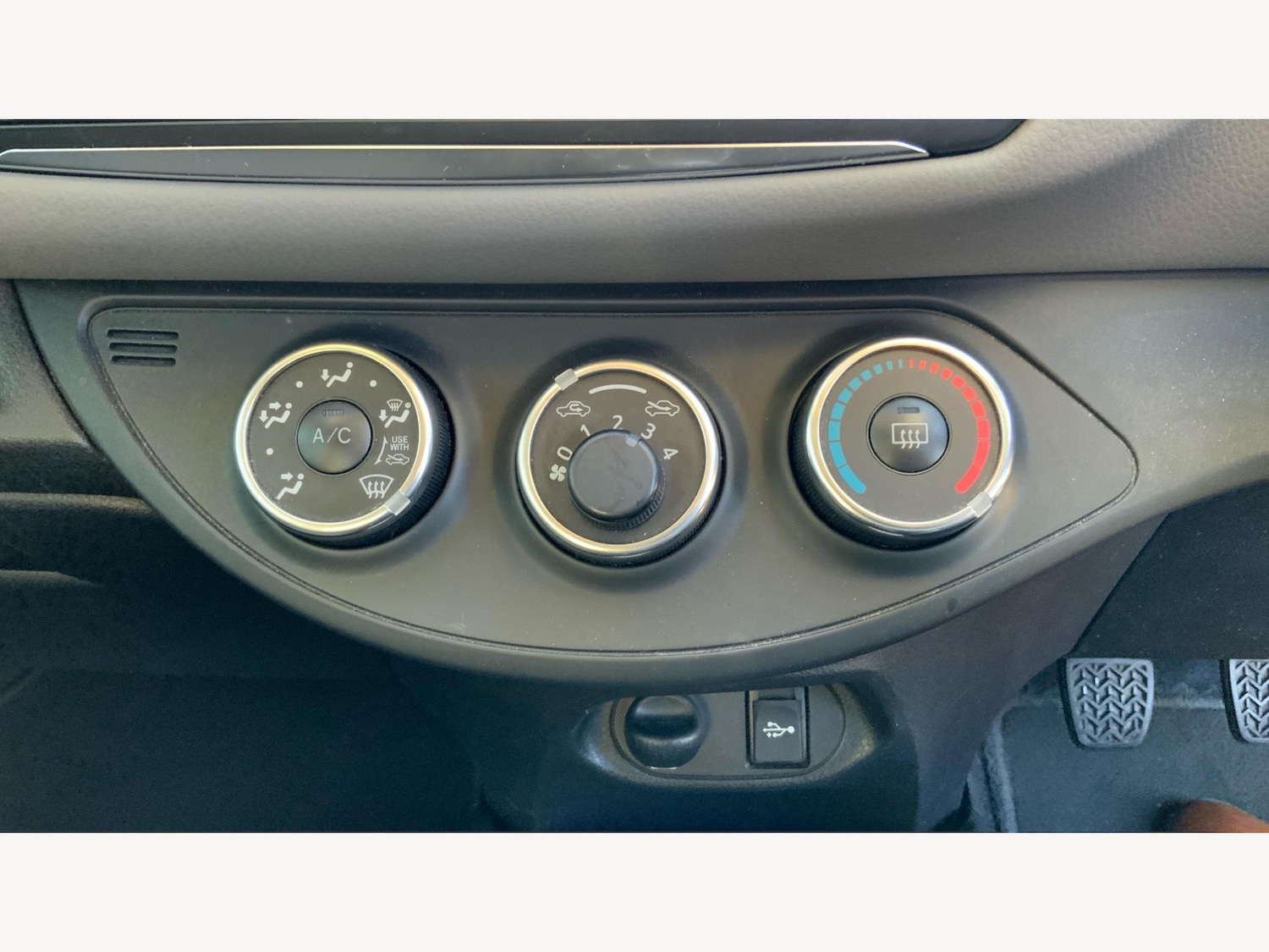 Used Toyota Yaris 2015 for sale - 77144571: Photo 23