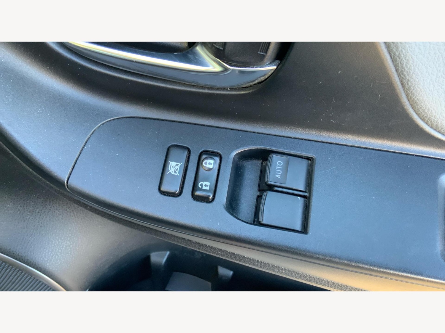 Used Toyota Yaris 2015 for sale - 77144571: Photo 27