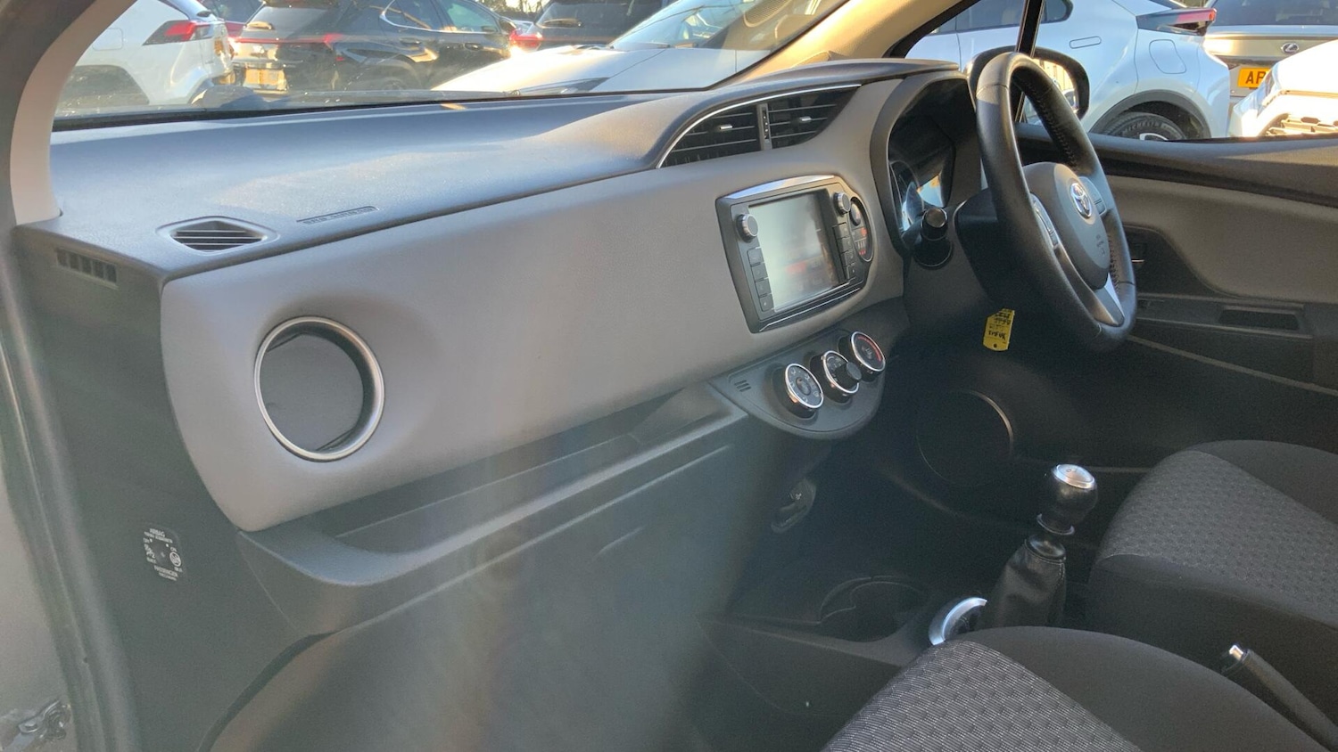 Used Toyota Yaris 2015 for sale - 77144571: Photo 32