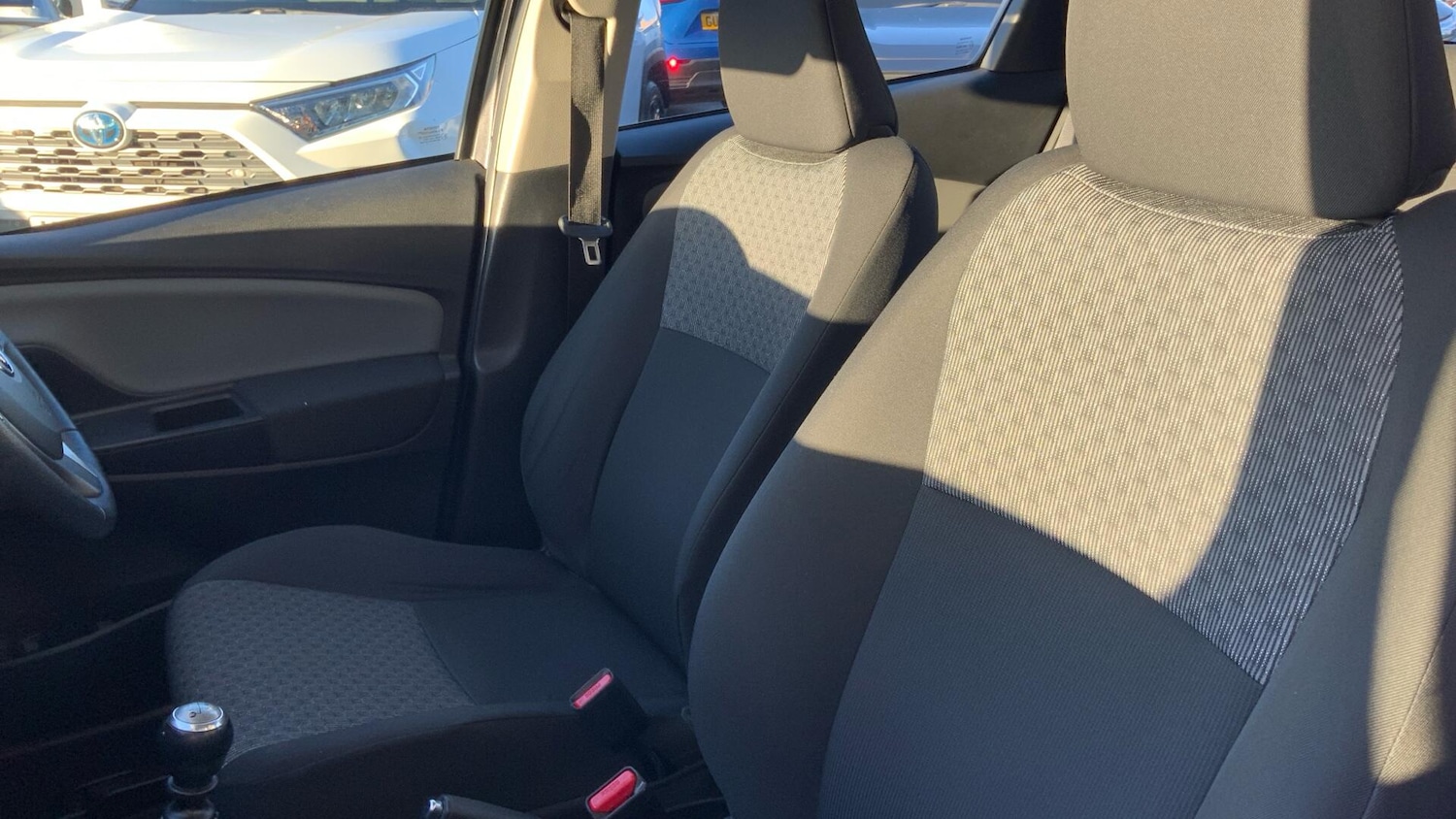 Used Toyota Yaris 2015 for sale - 77144571: Photo 33