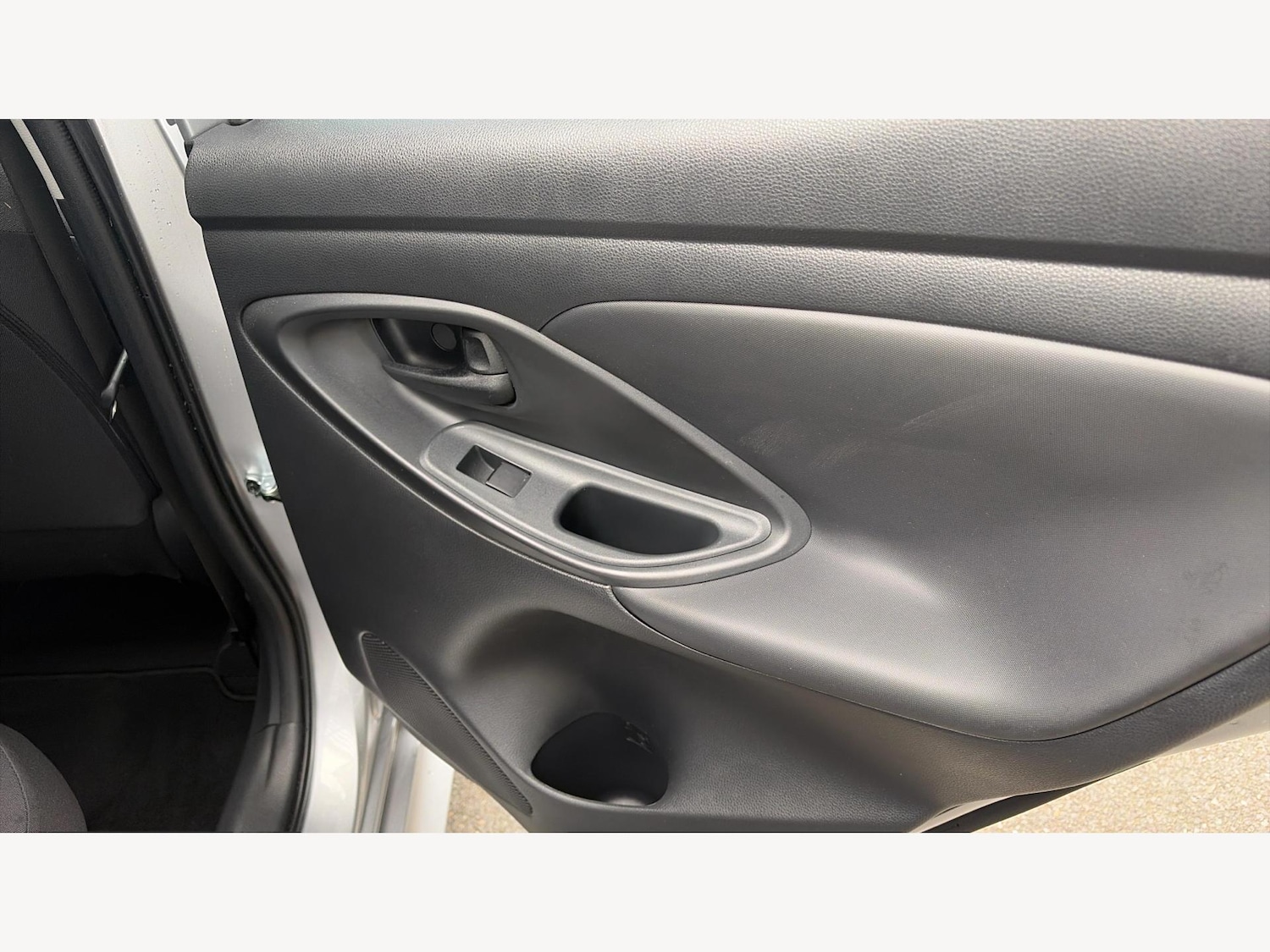 Used Toyota Yaris 2023 for sale - 77109548: Photo 28