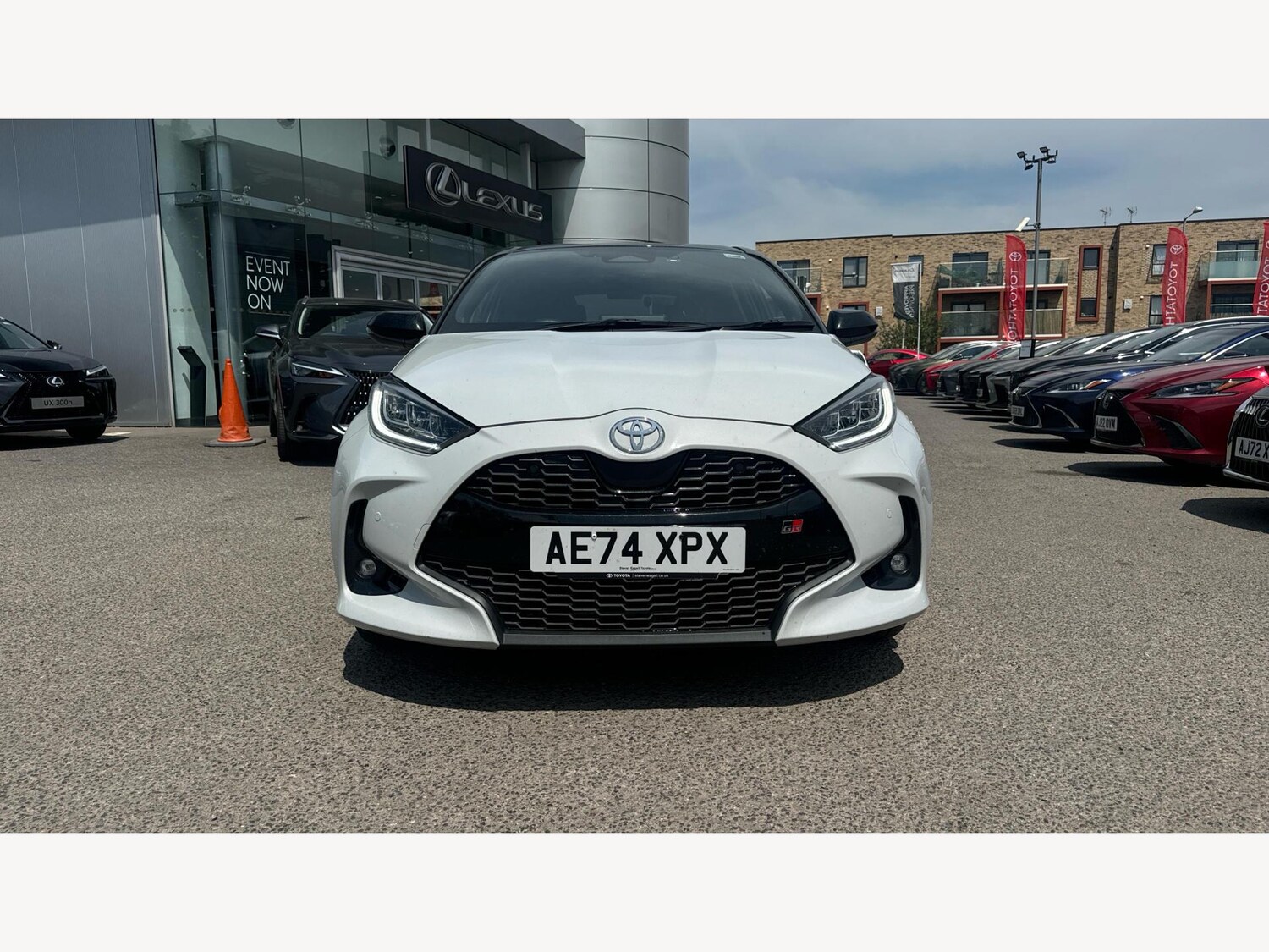 Used Toyota Yaris 2024 for sale - 77060286: Photo 17