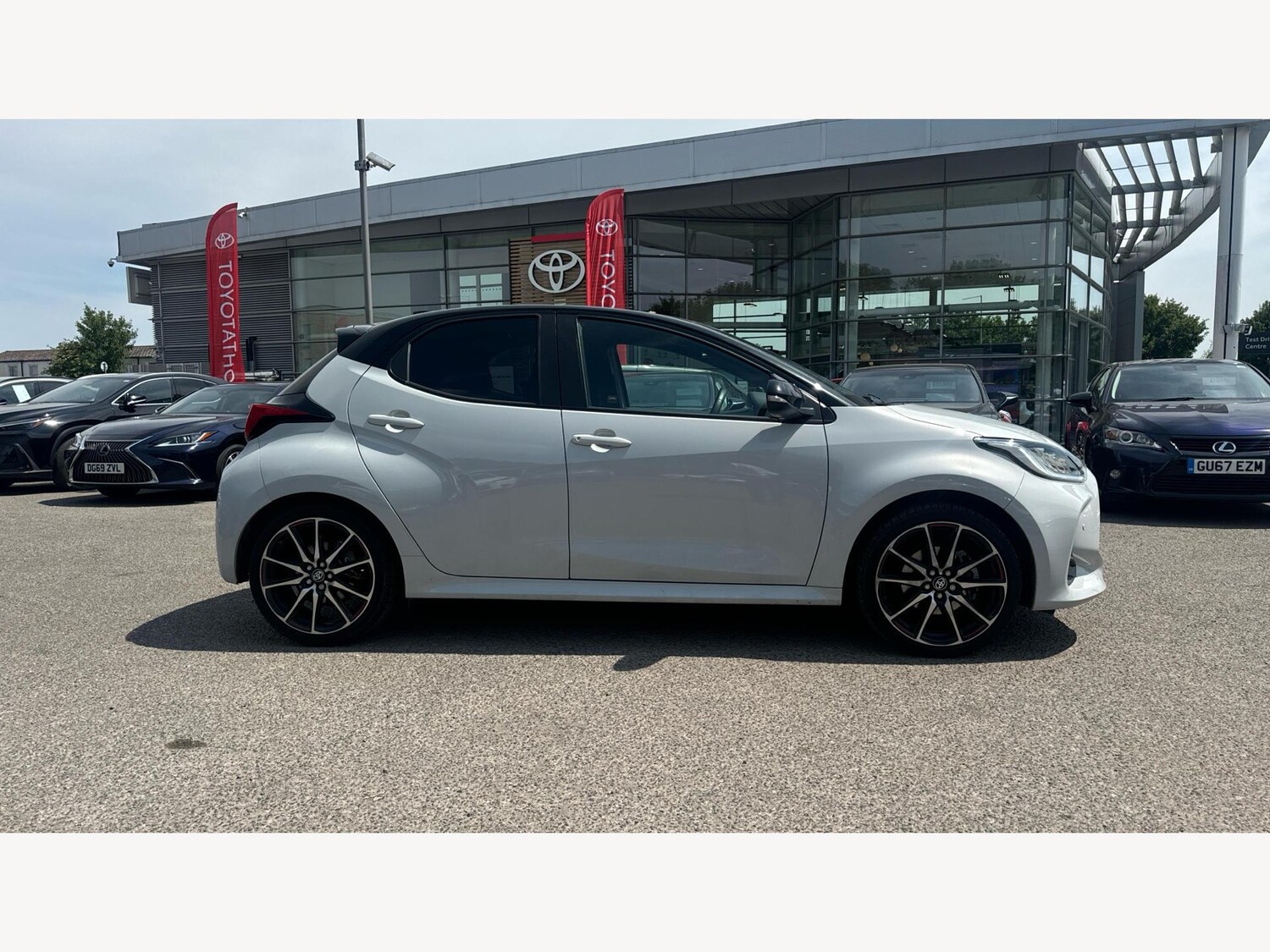 Used Toyota Yaris 2024 for sale - 77060286: Photo 18