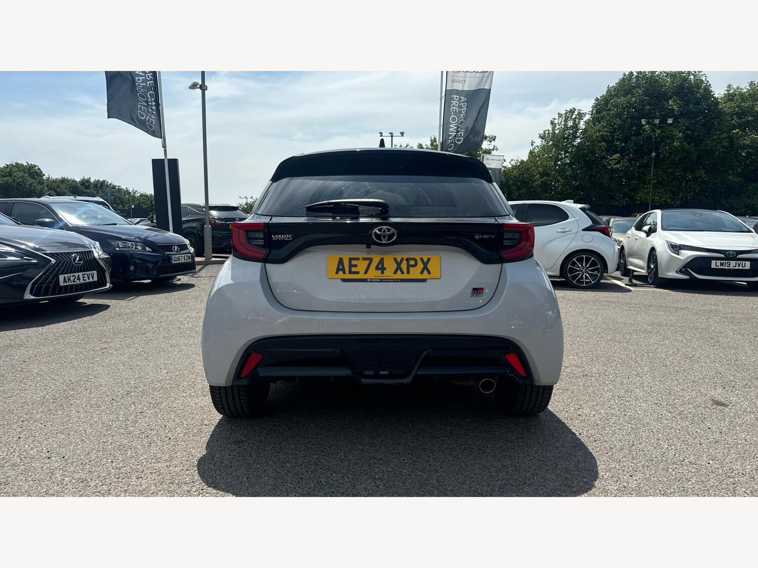 Used Toyota Yaris 2024 for sale - 77060286: Photo 21