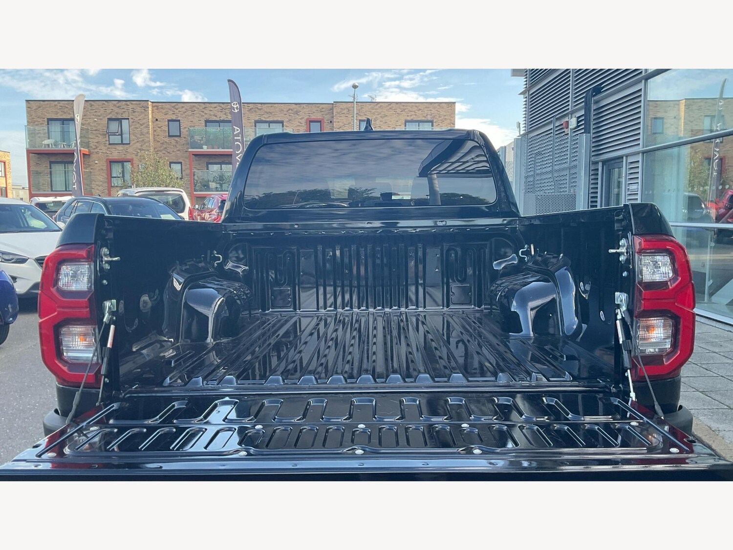 Used Toyota Hilux 2025 for sale - 76472190: Photo 16